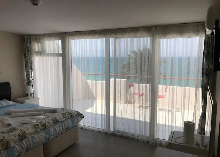 Ciftlikkoy Golden Hotel *